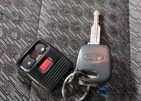 2004 Ford Escape Xlt from USA, damaged, VIN 1FMYU931X4KB35749